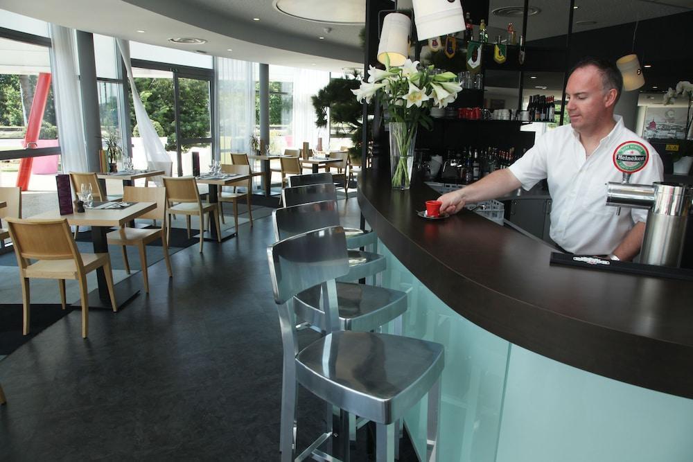 Отель Ibis Styles Nantes Reze Aeroport Экстерьер фото